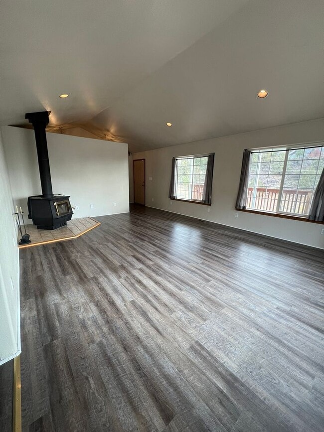 Photo - Newly Painted 3 Bedroom, 2 Bathroom Home