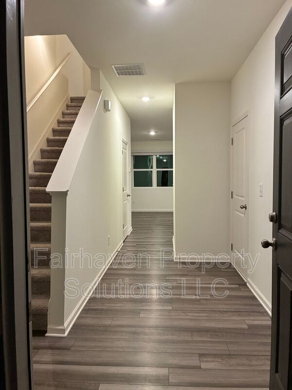 Photo - 1050 Paddington Dr