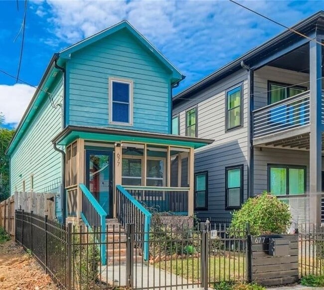 Photo - 677 Ira St SW