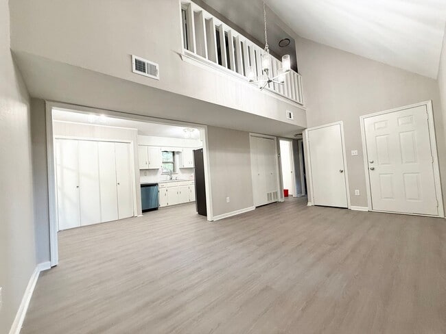 Photo - 92 Sycamore Cir