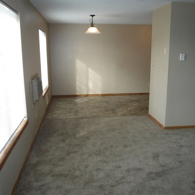 Photo - Ground Level 2 Bed/1 Bath in NW Redmond Fourplex Unit 2