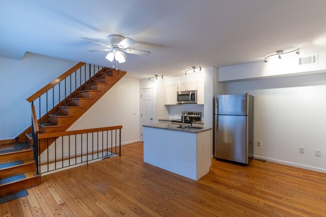 Photo - 804 S Warnock St