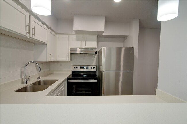 Photo - 800 Heights Blvd