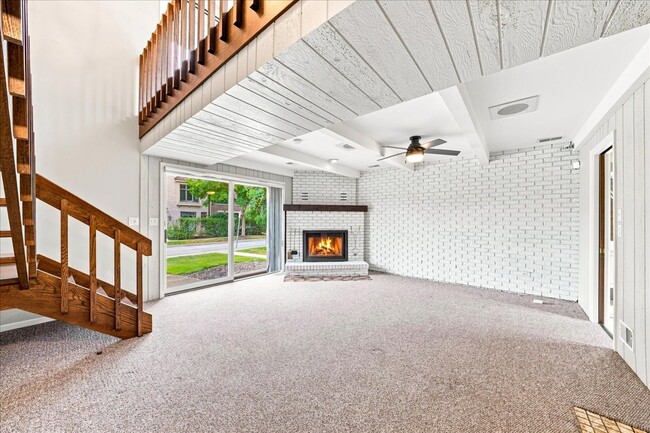 Photo - 129 W Quincy St