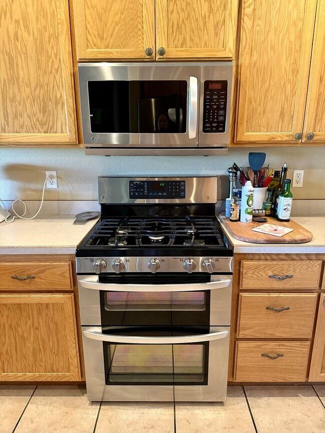 Photo - 3bdrm, 2bath Harbor Isles Golf Course Condo with deck