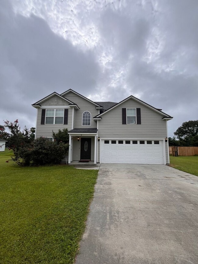 Building Photo - 2 Story Home in Ray City!
