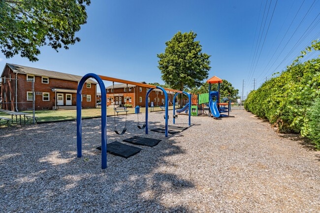 Townhouse Court Apartments