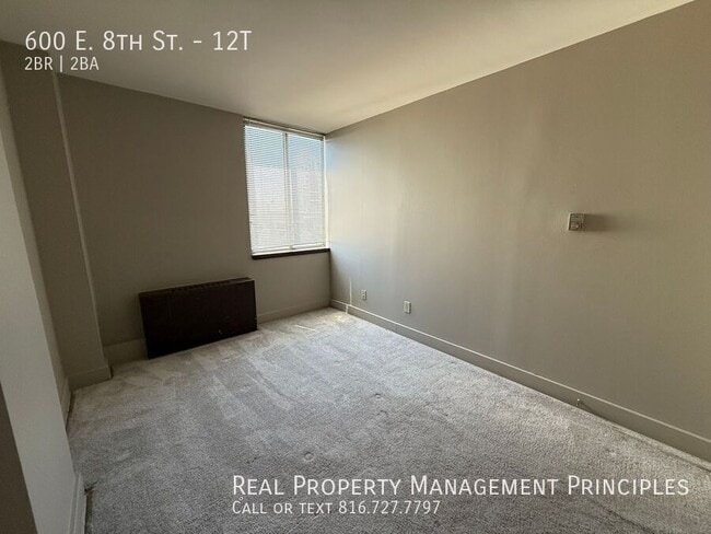 Photo - 600 E 8th St