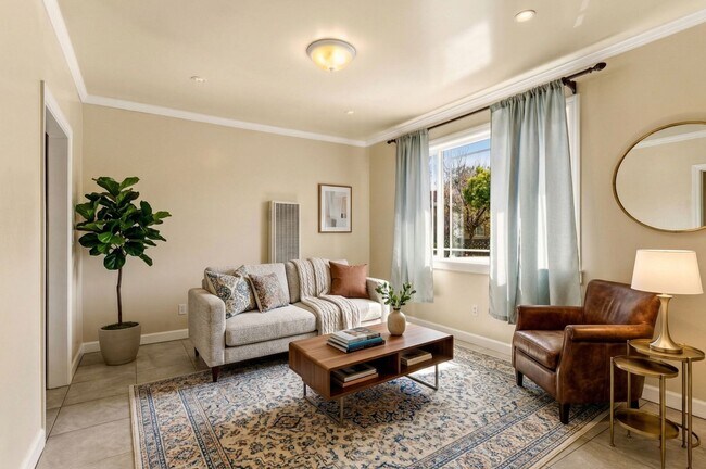 Building Photo - 1vil98 Unit 1211