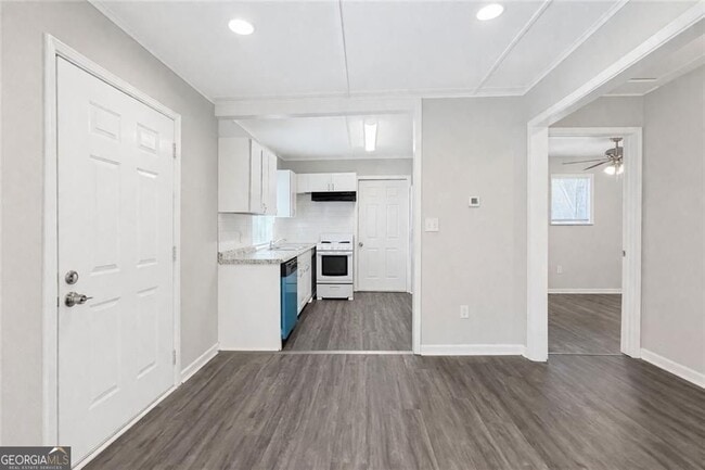 Photo - 2146 Brookview Dr NE
