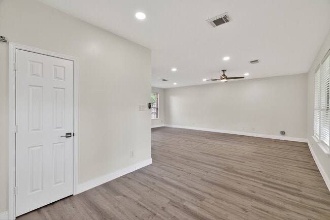 Photo - 918 Ivycroft Ln