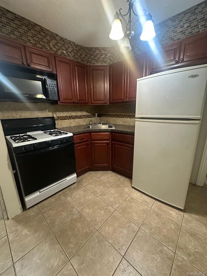 Photo - 56-07 Clover Pl Unidad 102