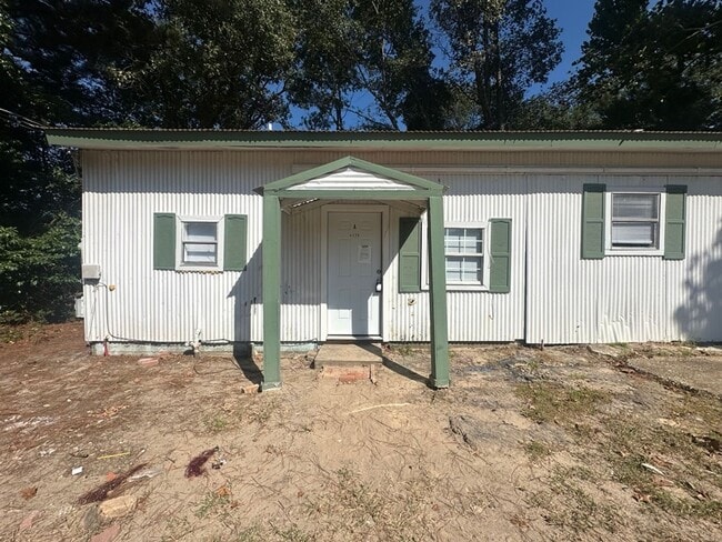 Available Now! 2 Bedroom, 1 Bath (Plus Bon... - Available Now! 2 Bedroom, 1 Bath (Plus Bon... Unidad A
