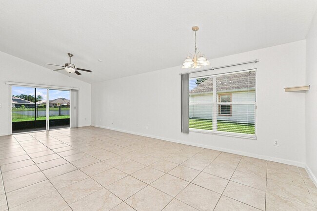 Photo - 2821 Maguire Dr