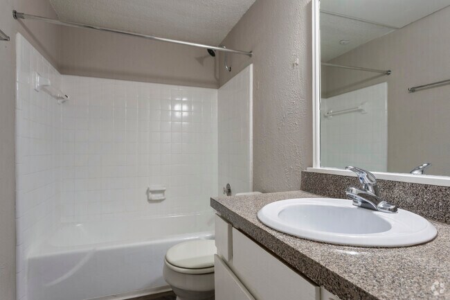3BR,2BA - 1050SF D2-1 - Bathroom