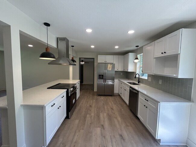 Photo - 1783 Warfield Dr