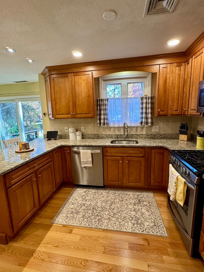 Photo - 275 Donohue Rd