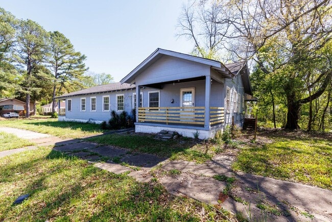 Building Photo - 1830DUPLEX Unit B-19th St