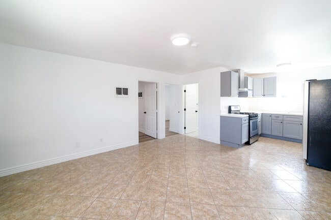 Building Photo - 2718 Alsace Ave Rental