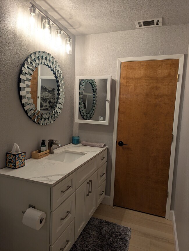 Photo - 2337 St Lawrence Ln