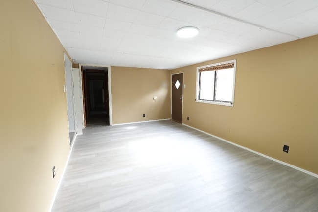 Building Photo - 206 Cedar St