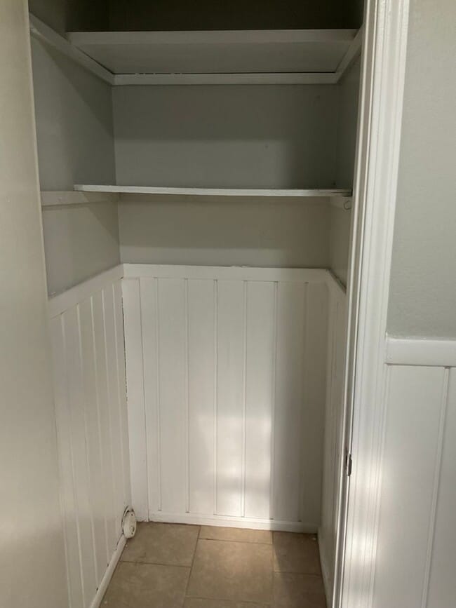 Photo - 303 W Kittyhawk Dr