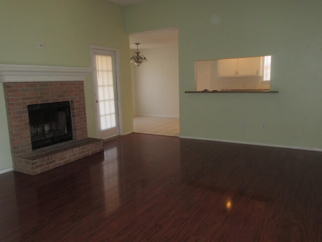 Photo - 9608 Brentwood Blvd