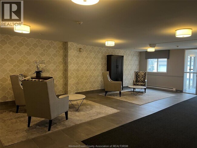 Photo - 1535 Grand Marais Rd W Unit 304