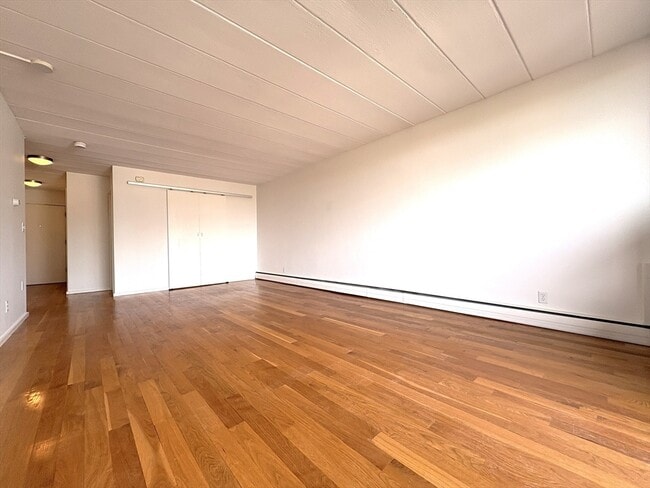 Photo - 345 Harvard St Unidad 4E