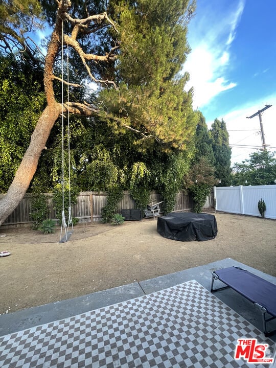 Building Photo - 2658 Santa Ana Ave Rental