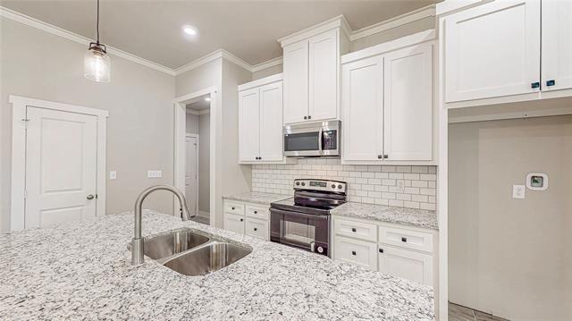 Photo - 213 S Loveless St