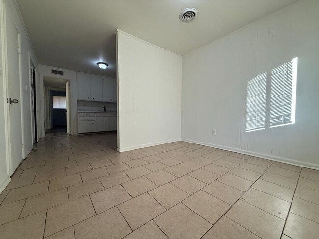 Photo - FOR RENT – AVAILABLE NOW