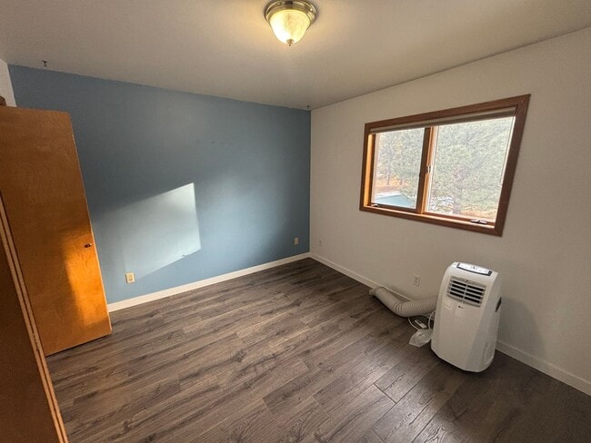 Photo - Cute 2 Bed 1 Bath Apartment, with Garage, and Wash/Dryer Included!!