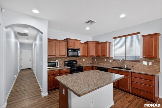 Photo - 2140 W Desert Ln