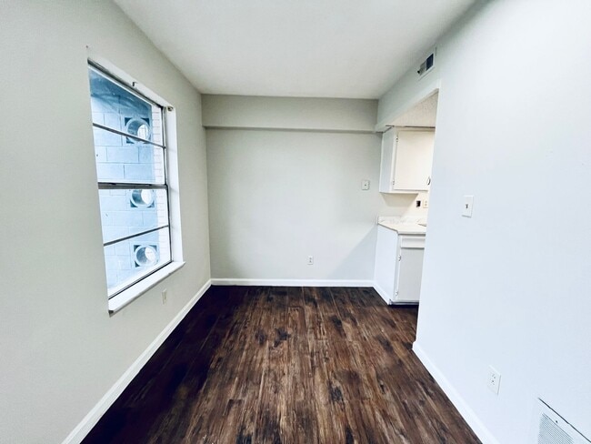 Town Pointe Apartments