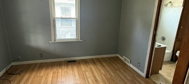 Photo - 1553 E Walnut St