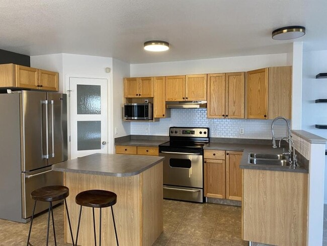 Photo - 3 bedroom in Grande Prairie AB T8W 2V1