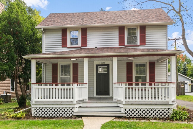 Photo - 1525 Burr Oak Rd