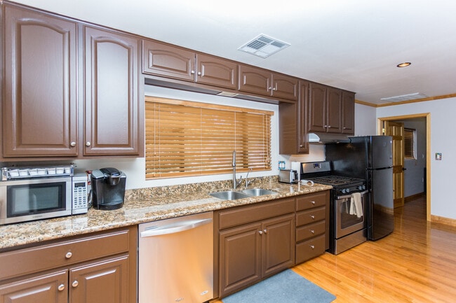 Photo - 136 Grove Ave