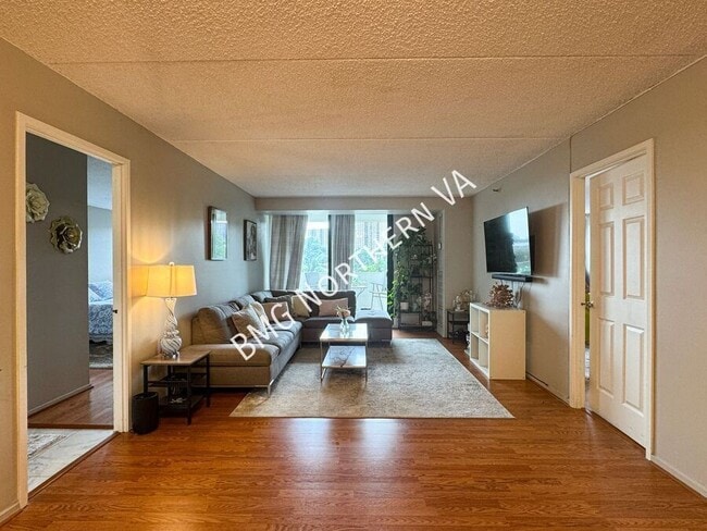 Photo - 5911 Edsall Rd