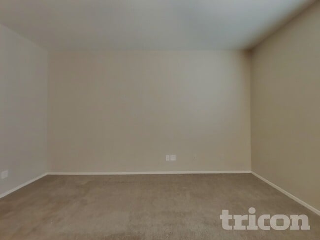 Photo - 42237 W Lunar St