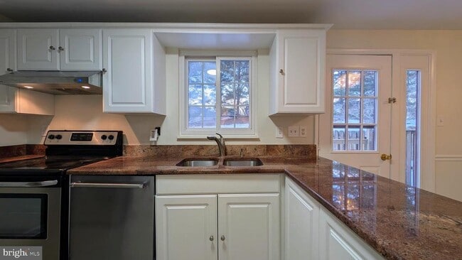 Photo - 11181 Captain's Walk Ct