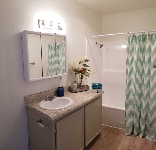 Laurel Palms Apartments