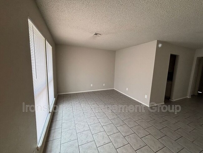 Photo - 4420 S Union Ave