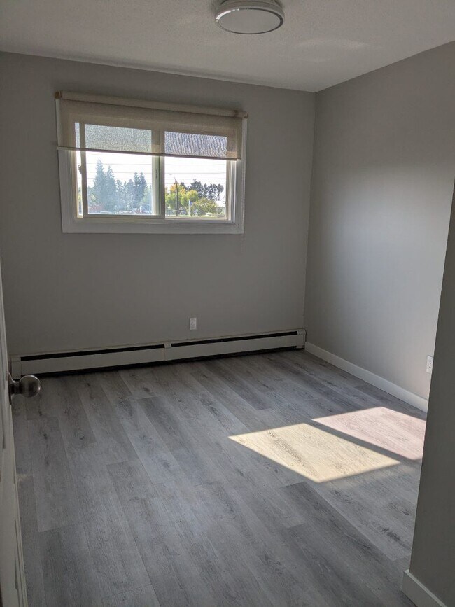 Photo - 5203-352 52 St Unit 301