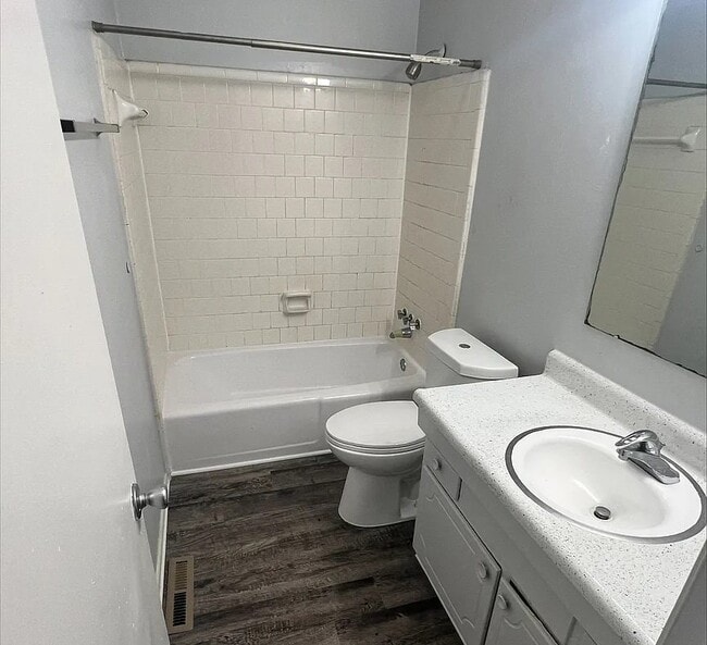 Photo - 1905 Eastway Dr Unit #1905