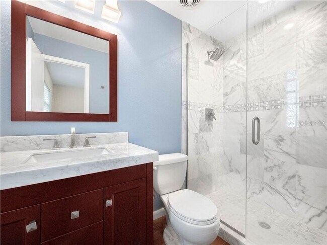 Photo - 304 E Highland St