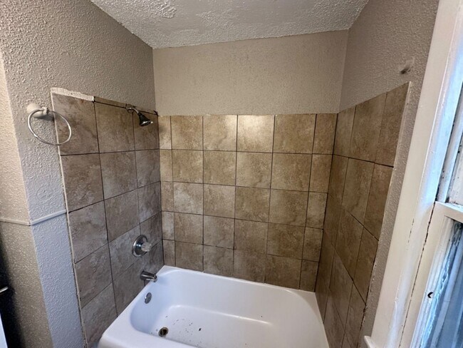 Photo - 4706 N 35th St Unidad 4706 Lower