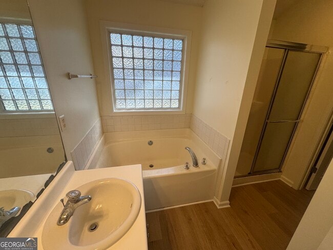 Photo - 503 Hunterian Pl