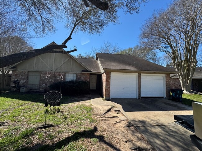 Building Photo - 22823 Deville Dr